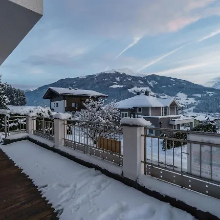 Spacious Holiday In Salzburg With Mountain View
