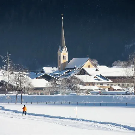 펜션 Spacious Holiday In Salzburg With Mountain View *