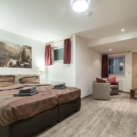 Spacious Holiday In Salzburg With Mountain View 펜션 *