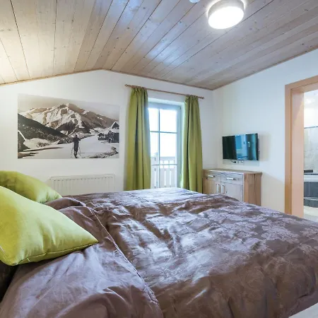Spacious Holiday In Salzburg With Mountain View 펜션 홀레르스바흐 임 핀츠가우